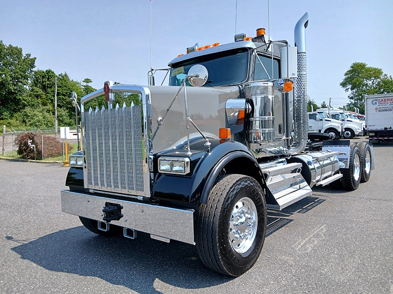 2027 Kenworth W900B