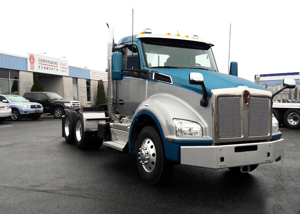 Kenworth Day Cab full repaint with custom colors