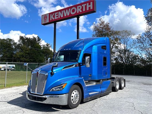 2024 Kenworth T680 Sleeper Trucks