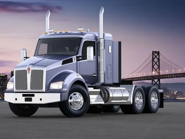 Kenworth T880 40-inch Sleeper