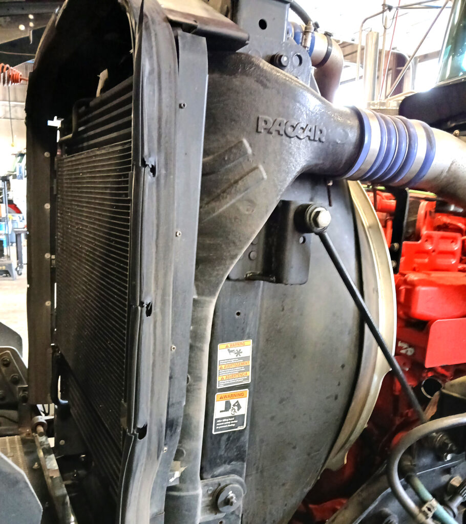 semi-truck-radiator-summer-overheating-prevention
